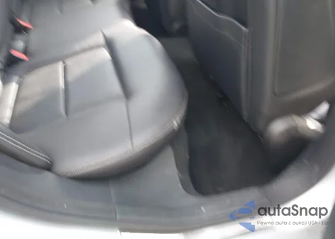 2014 Mercedes-Benz E 350 z USA, uszkodzony, nr VIN WDDHF5KB3EB047280